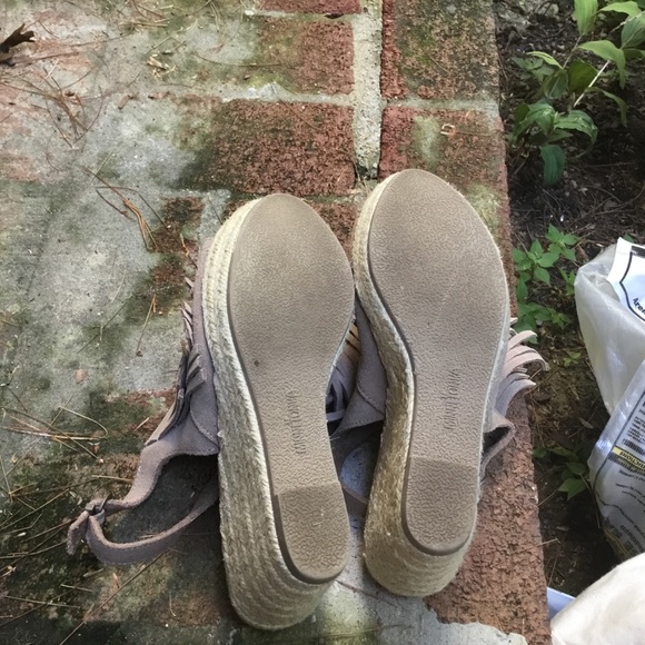 Minnetonka Ashland espradilles beige leather tassel booties sz 8 - Picture 4 of 8